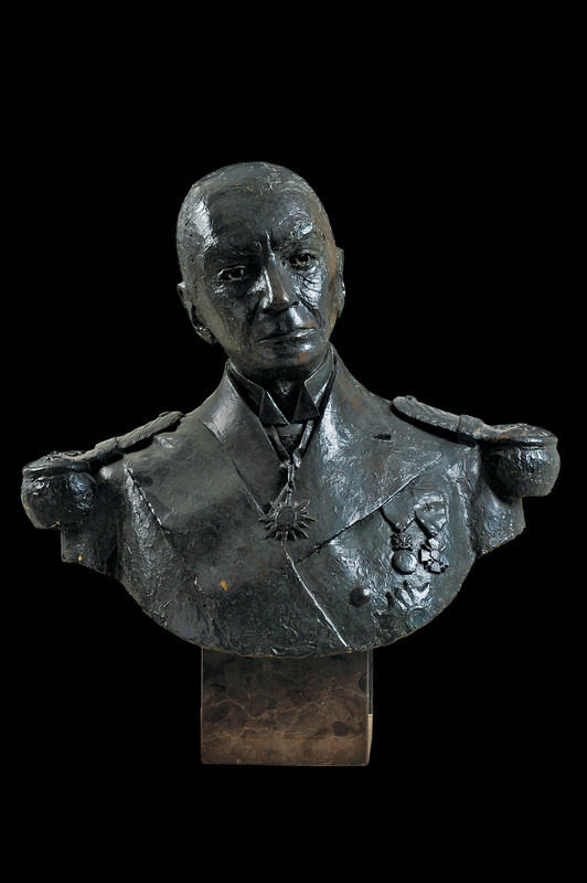Busto di un ammiraglio