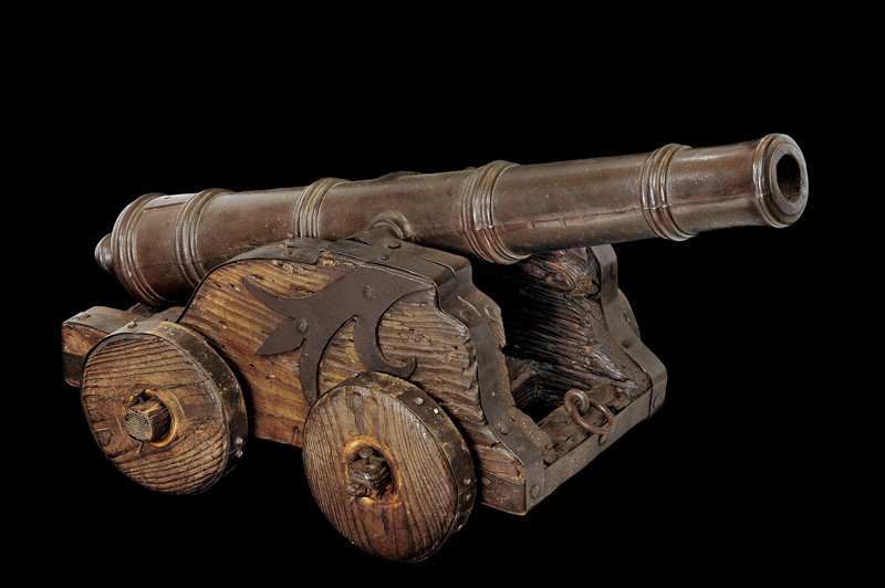 Cannone con affusto