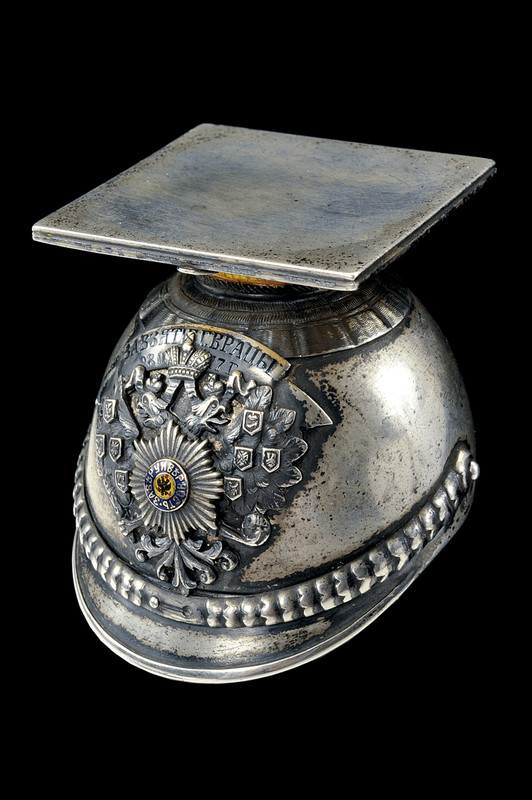 Bellissima tschapka in argento da ufficiale, in miniatura