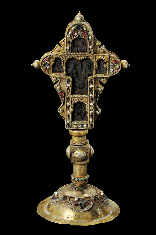Piccolo crocifisso in bronzo e argento