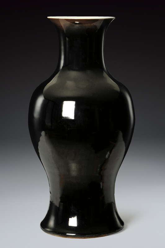 Grande vaso con invetriatura nera a specchio