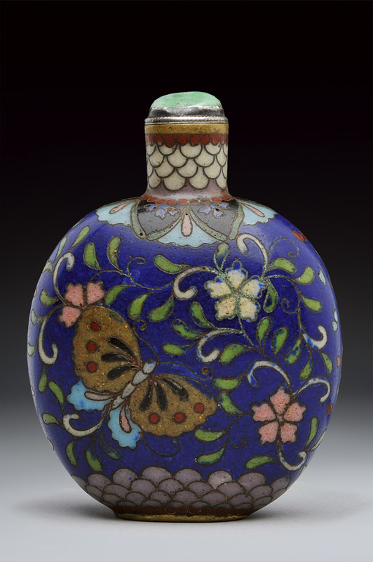 Tabacchiera in bronzo dorato e smalti cloisonnè
