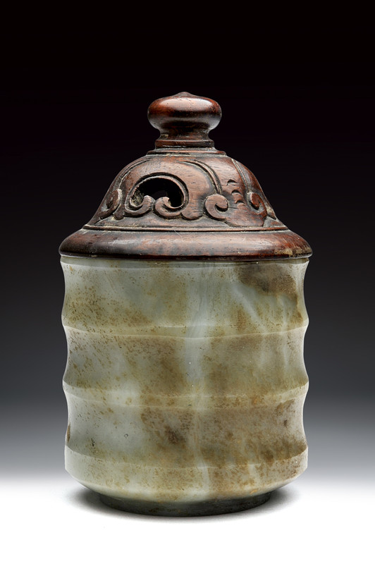 Contenitore in giada celadon