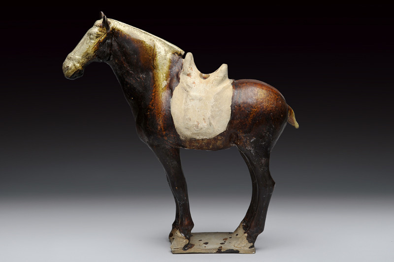Cavallo sellato parzialmente invetriato