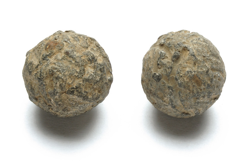 Lotto di due palle da moschetto