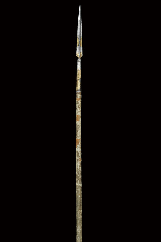 Spiedo ageminato in oro