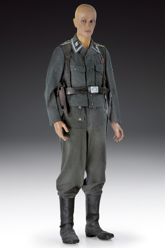 Uniforme da Oberscharführer delle Waffen-SS