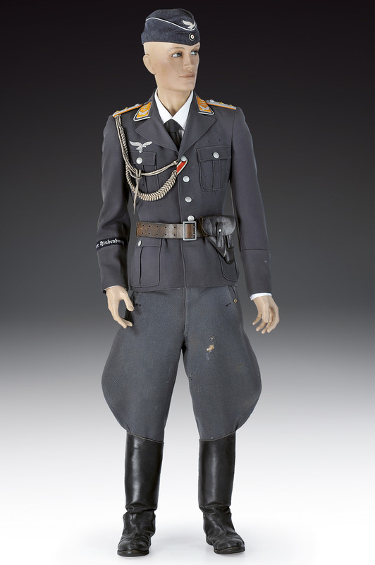 Uniforme da ufficiale dell\'aviazione