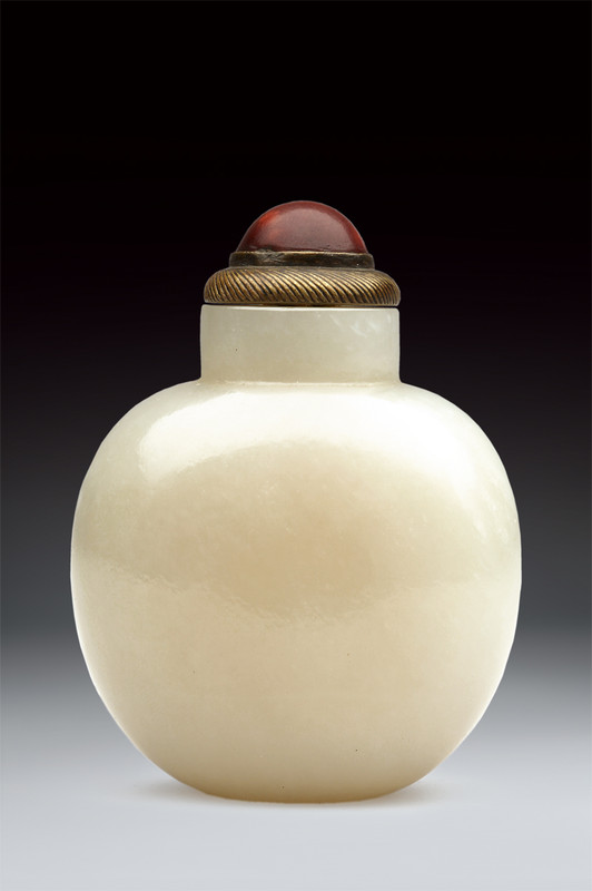 Snuff bottle in giada bianca