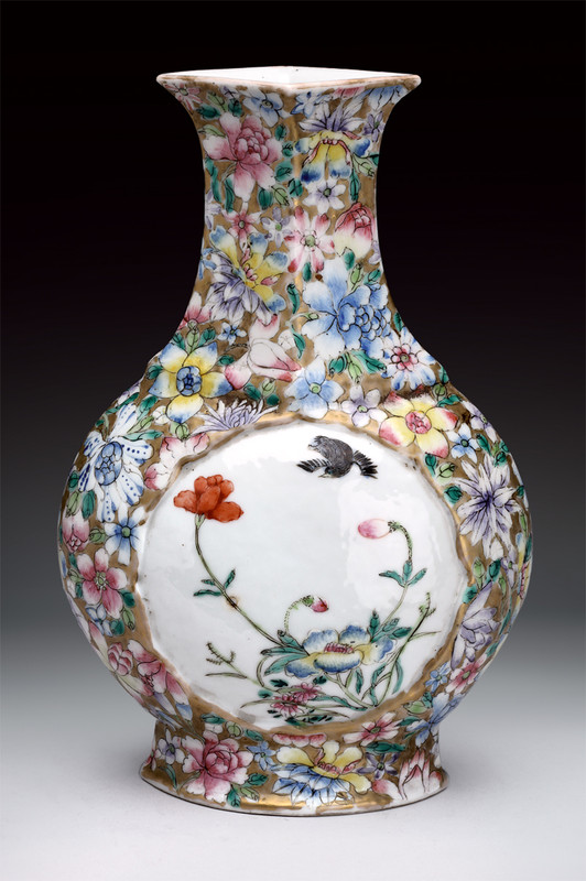 Vasetto in porcellana a decoro \"millefiori\" marcato Qianlong