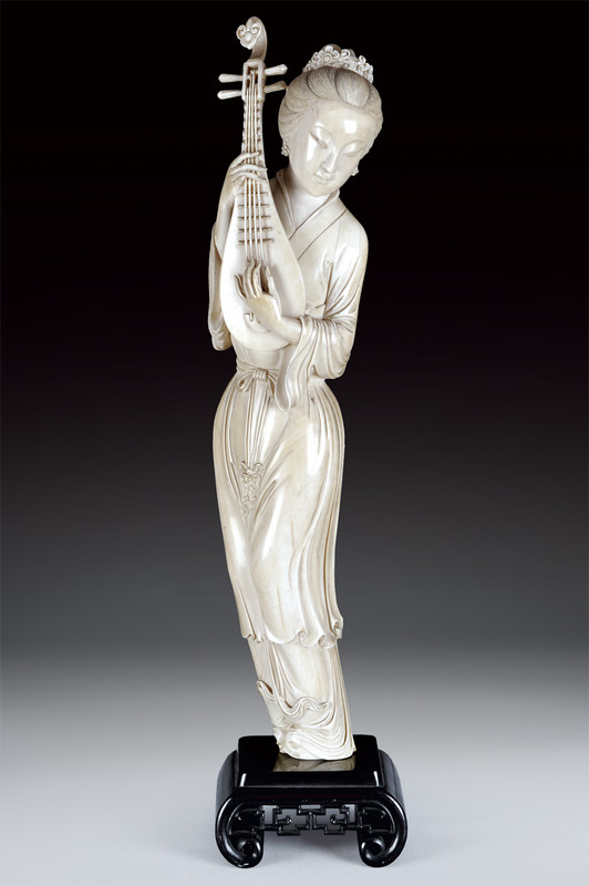 Raffinatissima scultura in avorio