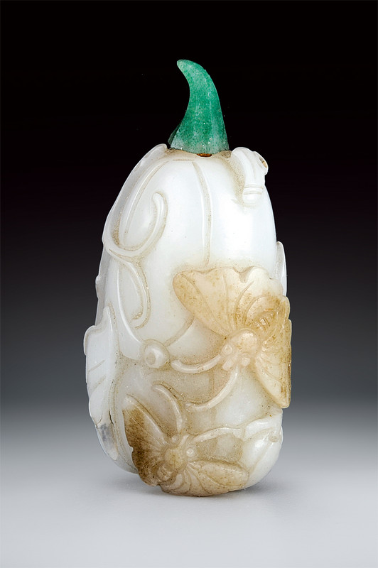 Fine snuff bottle in giada bianca