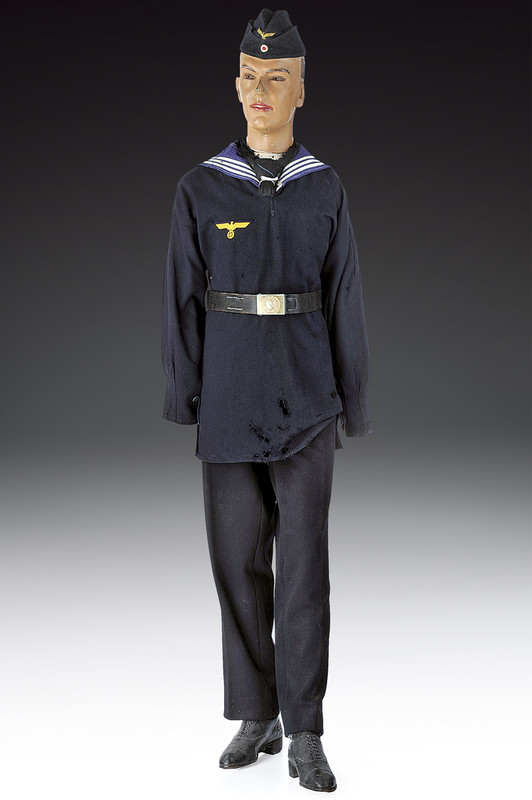 Uniforme da marinaio della marina