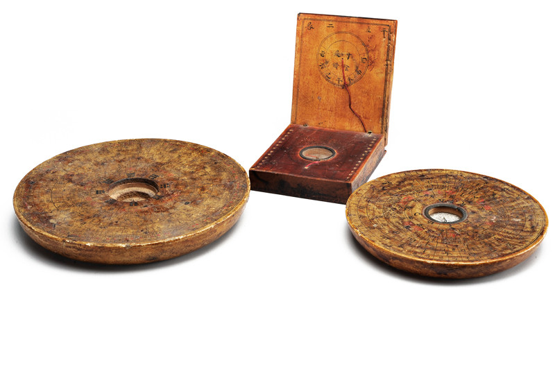 Lotto di tre bussole in legno