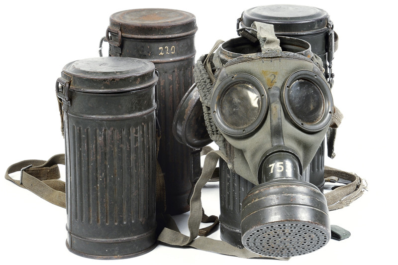 Lotto di quattro maschere antigas