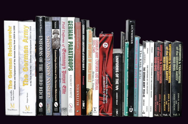 24 libri di uniformologia tedesca