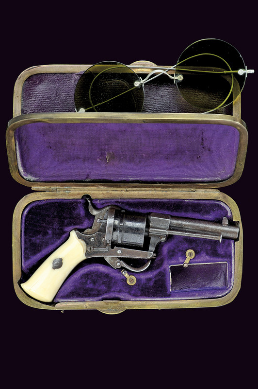 Revolver a spillo in astuccio