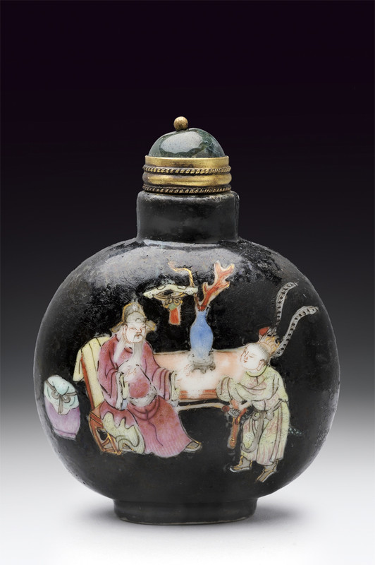 Snuff bottle in porcellana