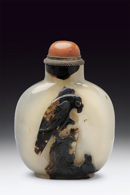 Bella snuff bottle in agata bicroma