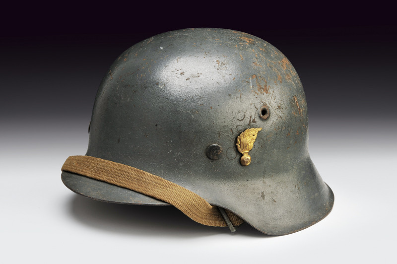 Elmetto M. 42 della polizia