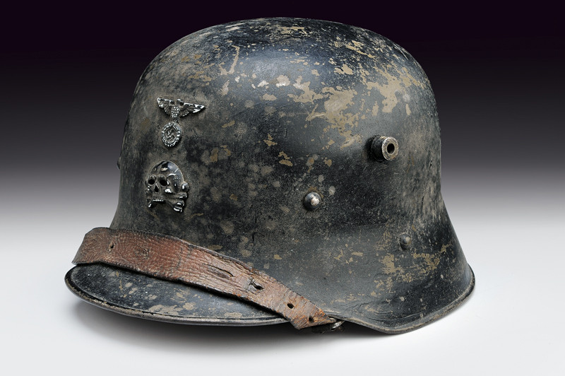 Elmetto M. 16 con fregi \"SS Standarte Oberbayern\"