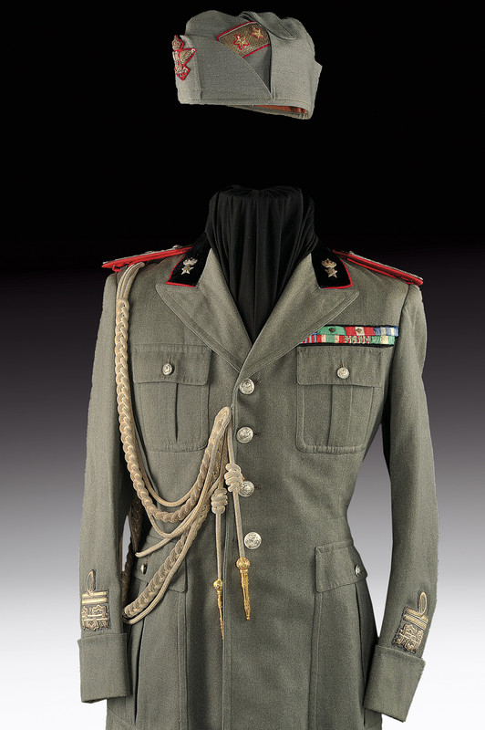 Uniforme di S. E. Gen.le di Divisione Pierpaolo Puntoni, Aiutante di Sua Maesta V. Emanuele III
