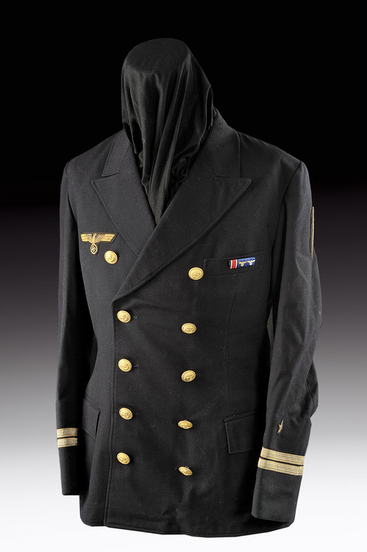 Uniforme da ufficiale KM