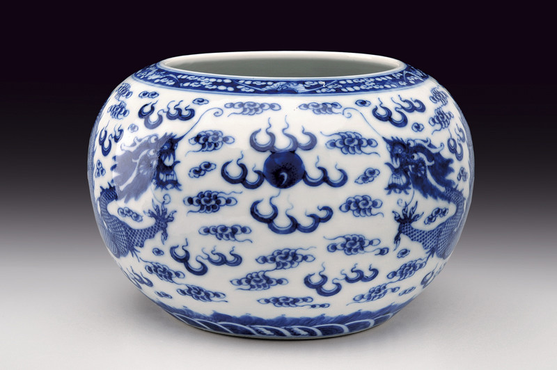 Vaso in porcellana bianco e blu marcato Qianlong