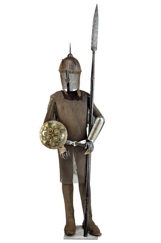 Insieme da guerriero in armatura