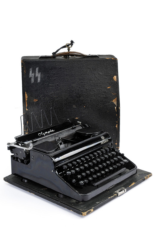 Macchina da scrivere Olympia, delle SS