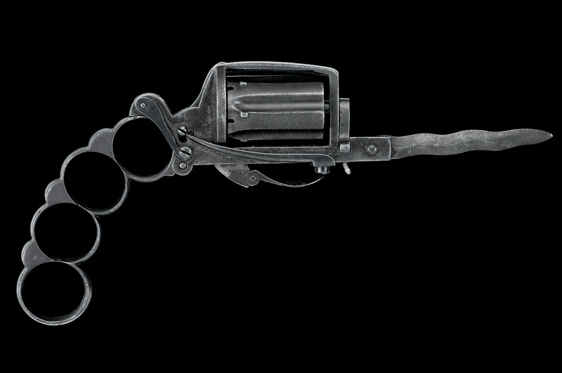 Revolver Apache a spillo con lama pieghevole