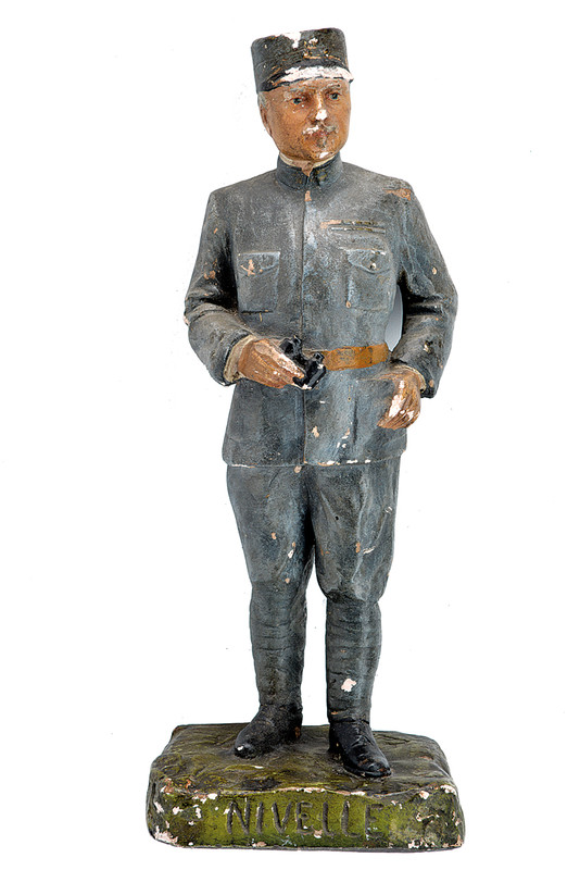 Figura in ceramica del generale Nivelle