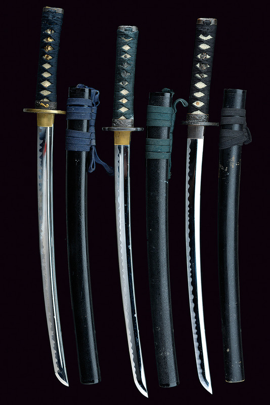 Lotto di tre wakizashi