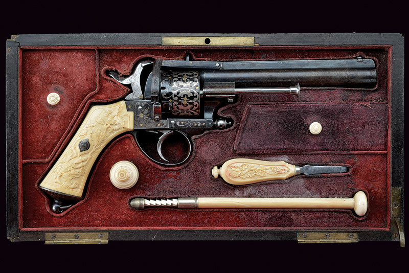 Elegante revolver a spillo in cassetta