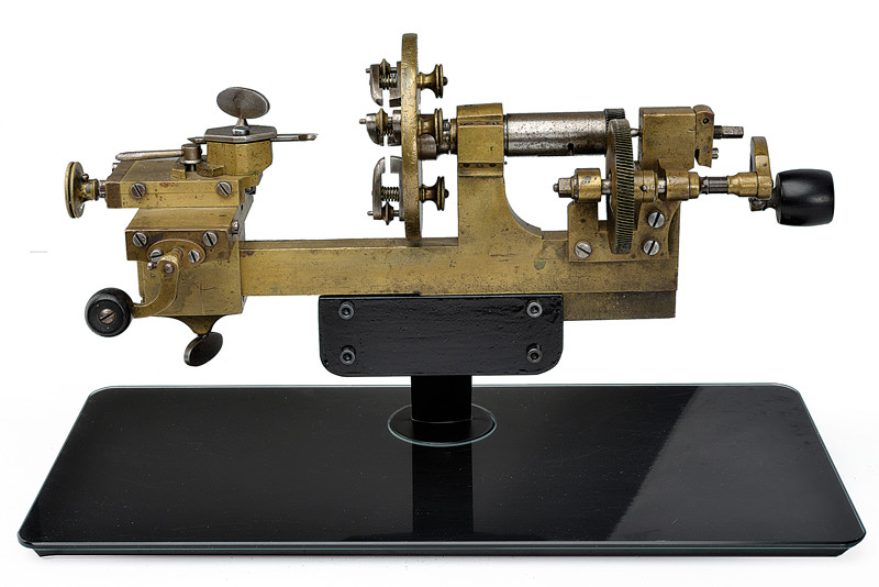 Tornio manuale