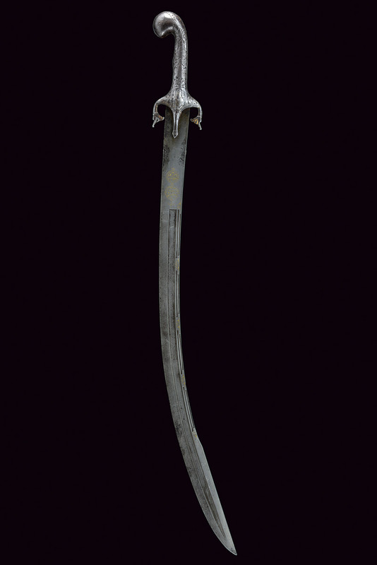 Shamshir con elegante lama scanalata