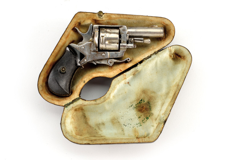 Piccolo revolver a percussione centrale in astuccio