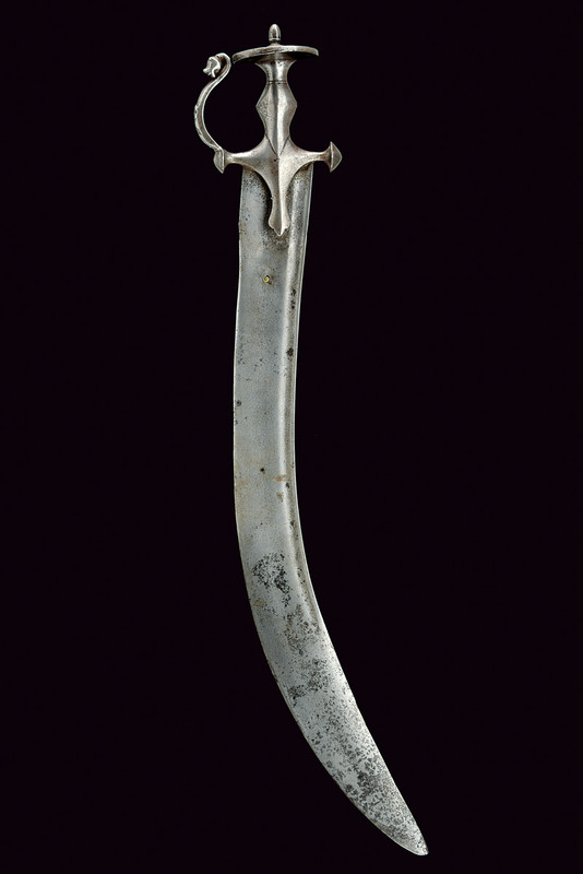 Tulvar con lama larga