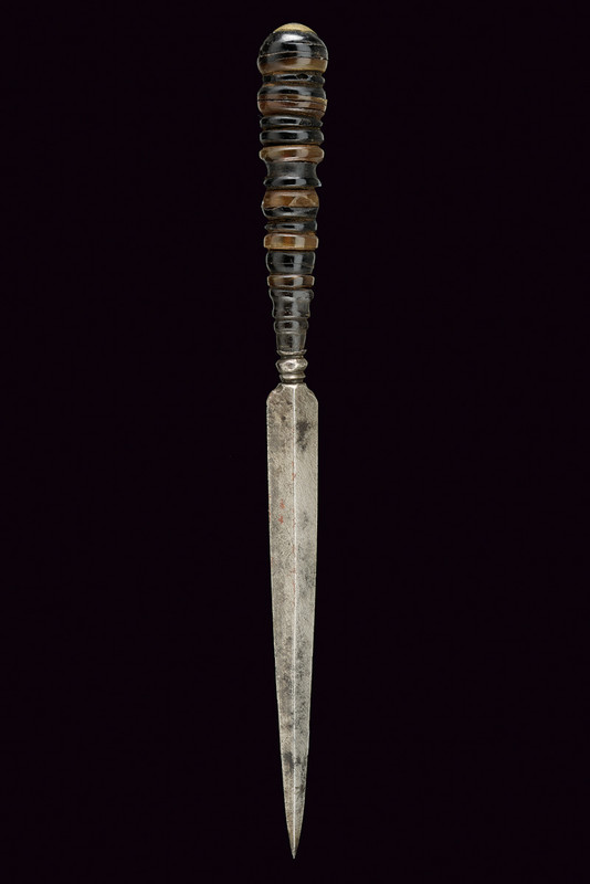 Stiletto sfondagiaco