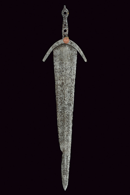 Cinquedea incisa