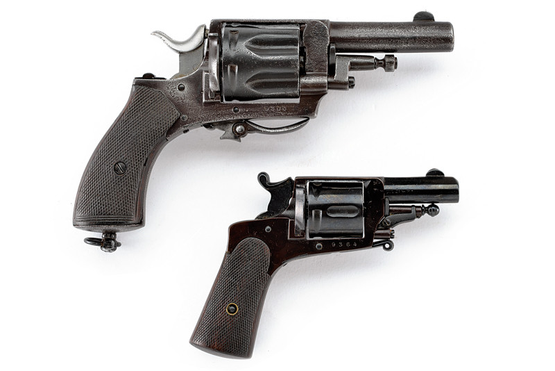 Lotto di due revolver a percussione centrale