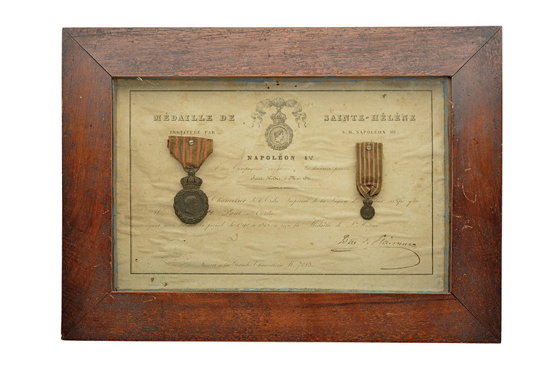 Medaglia di Sant Elena con miniatura e documento
