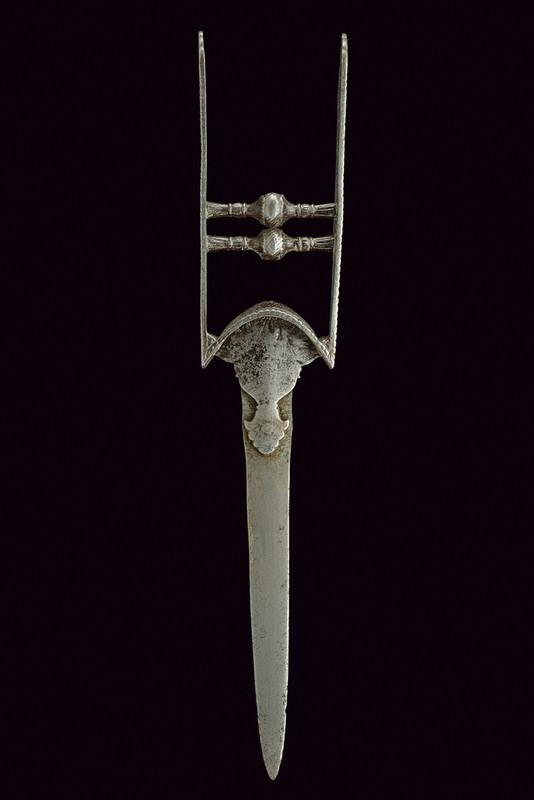 Tanjore katar
