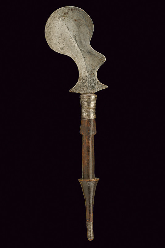 Raro coltello cerimoniale dei Momvu