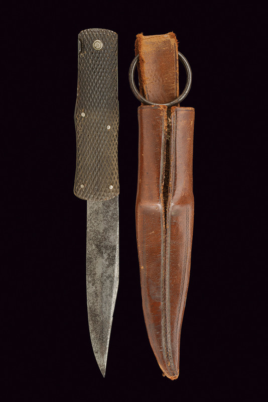Coltello da caccia a serramanico