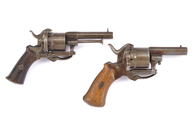 Lotto di due revolver a spillo