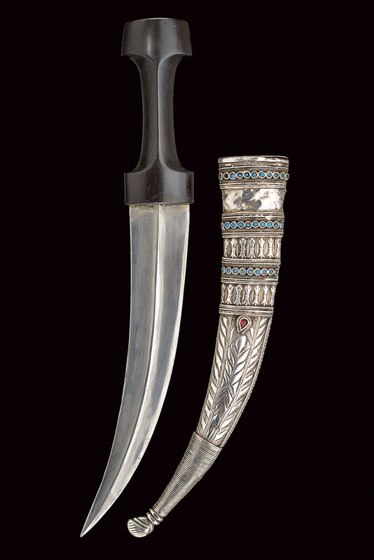 Kandshar con fodero in argento