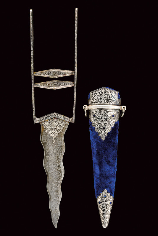 Katar con decorazioni in argento