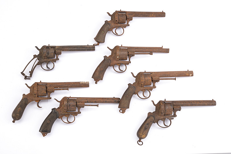 Lotto di revolver a spillo