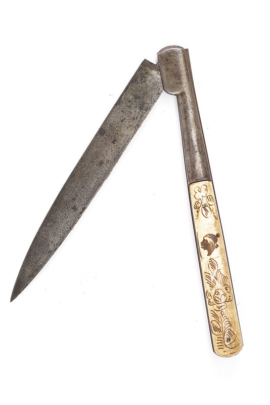 Coltello a serramanico